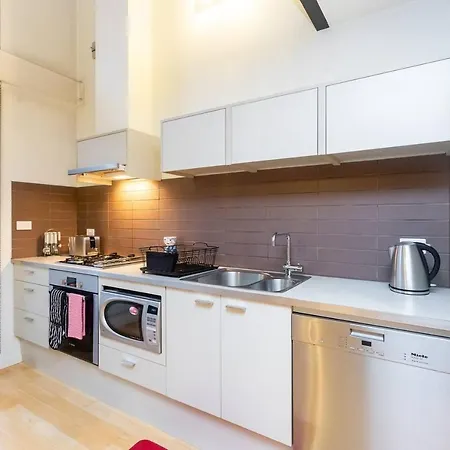 New York Lofted Cbd Retreat With Pool And Parking Apartment Melbourne Exterior photo