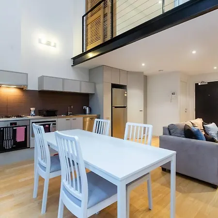 New York Lofted Cbd Retreat With Pool And Parking Apartment Melbourne Exterior photo